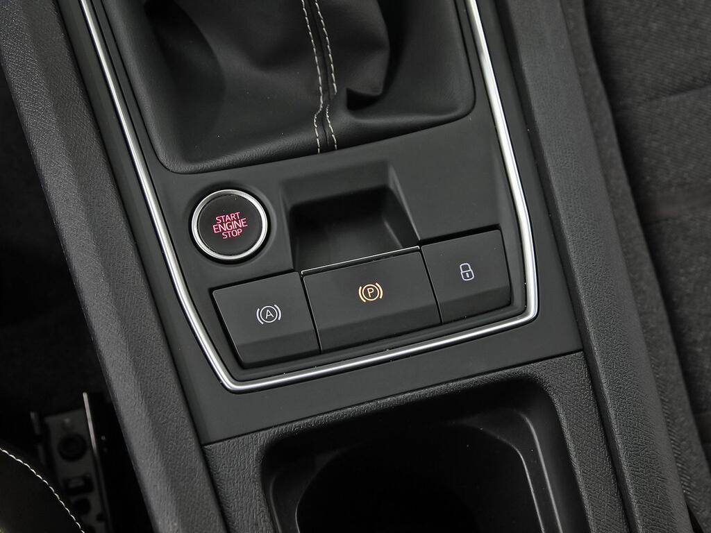 SEAT Leon 1.5 TSI 110kW S&S Xcellence Launch P L // 70.927 km
