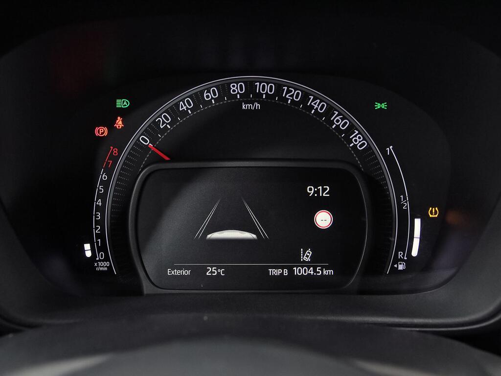 Toyota Aygo X Cross 1.0 VVT-I 72CV Play // 32.675 km
