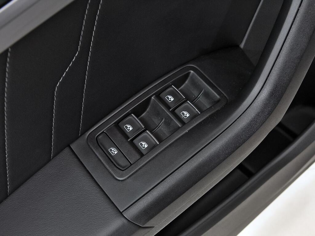 SEAT Ateca 1.5 TSI 110kW DSG FR Special Edition // 14.041 km