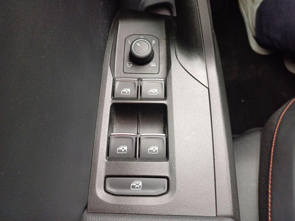 SEAT Leon 2.0 TDI 110kW DSG-7 S&S FR XS // 31.091 km