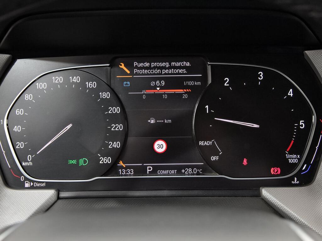 BMW Serie 1 118d Business Auto // 68.006 KM