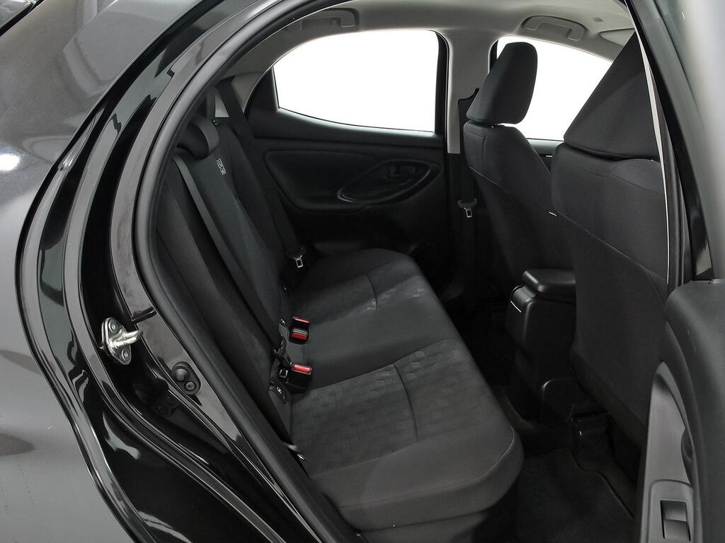 Toyota Yaris 1.5 120H Active Plus // 38.469 km