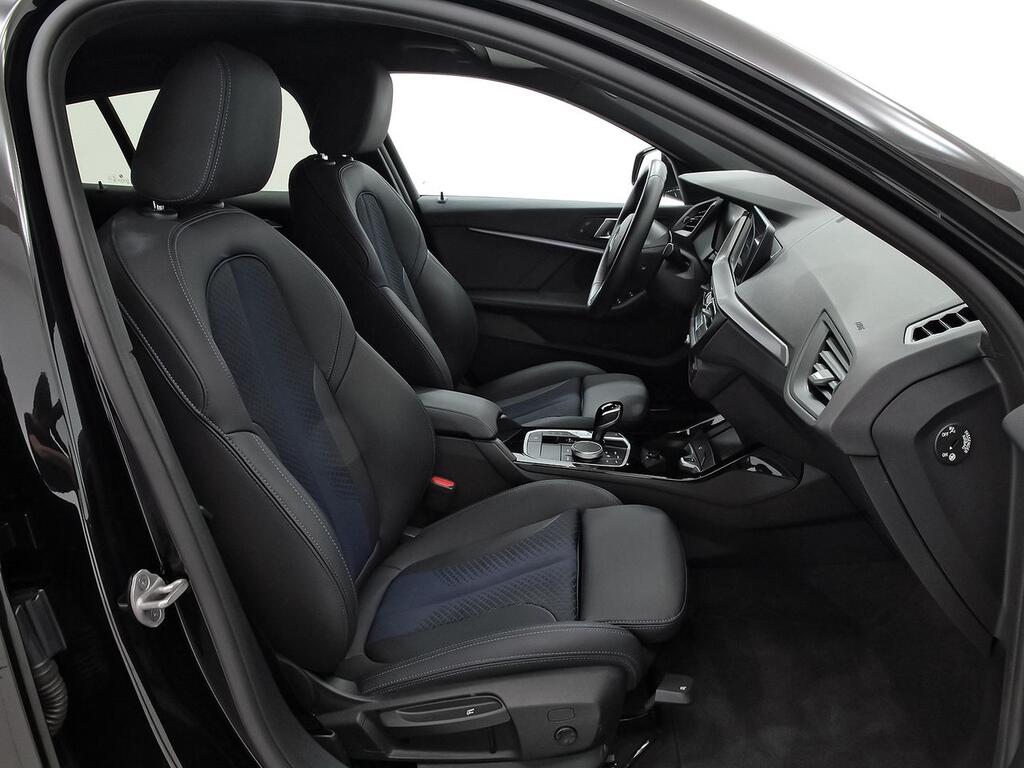 BMW Serie 1 118i Corporate Auto 140 cv // 30.667 km