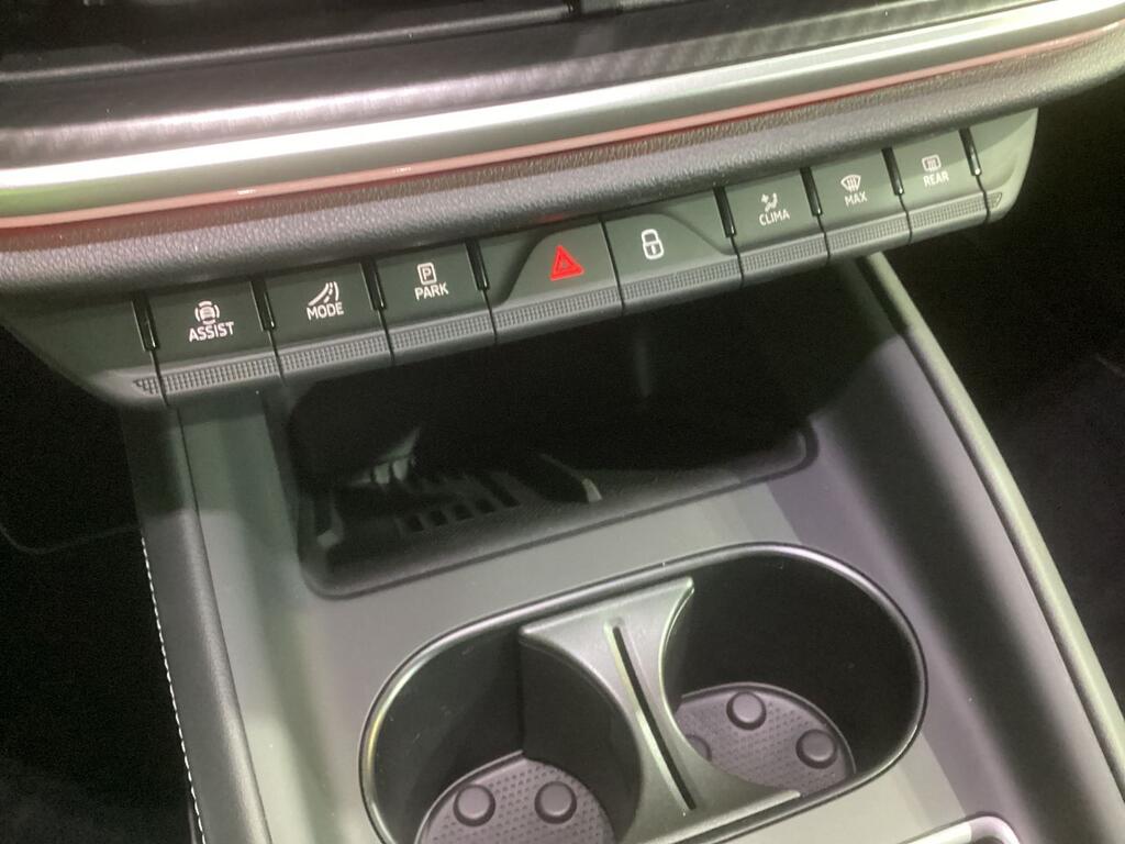 Skoda Elroq 150 kW (204 CV) 63 kWh Sportline // 1 km
