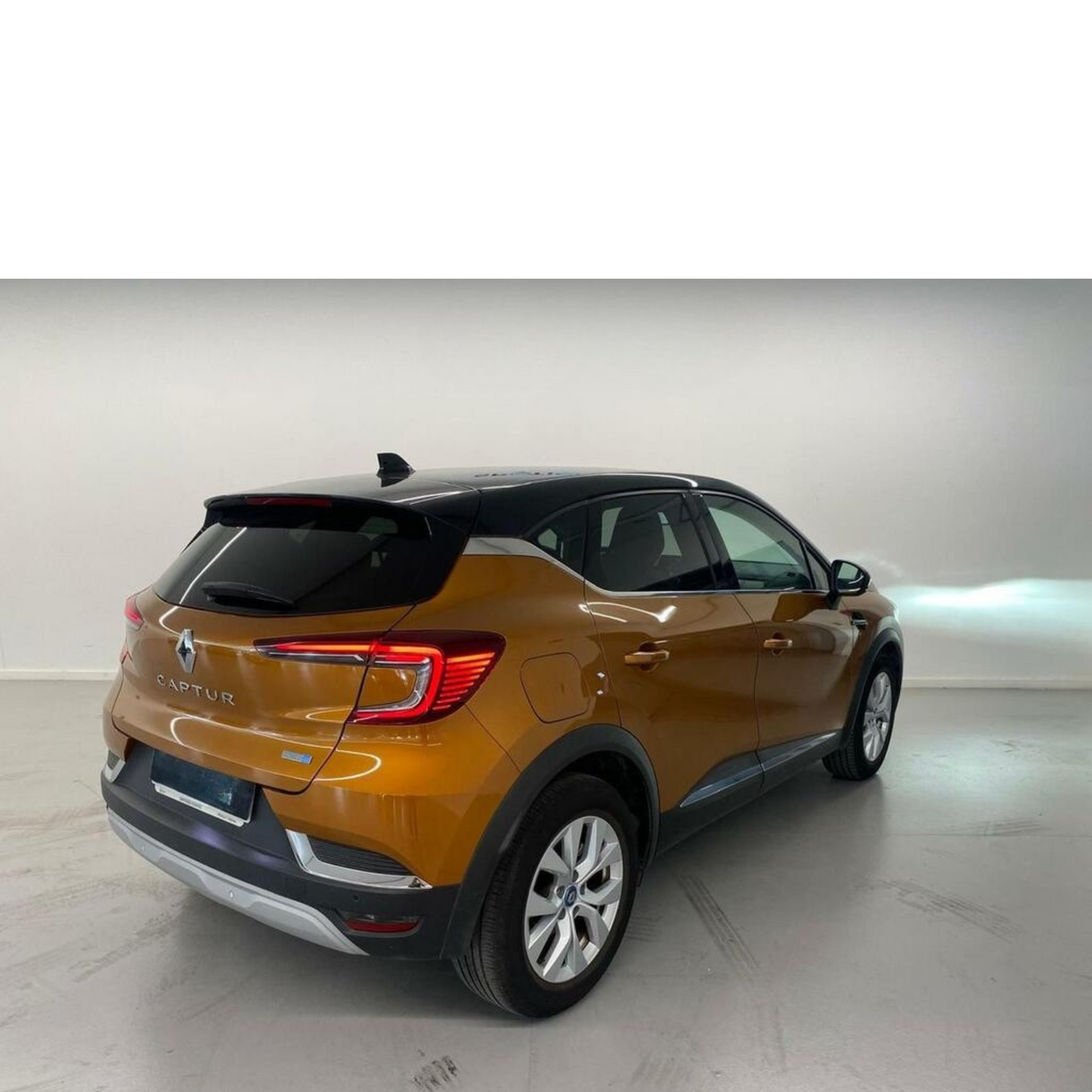 Renault Captur Zen E-TECH Híbrido enchufable 160cv // 43.860 km