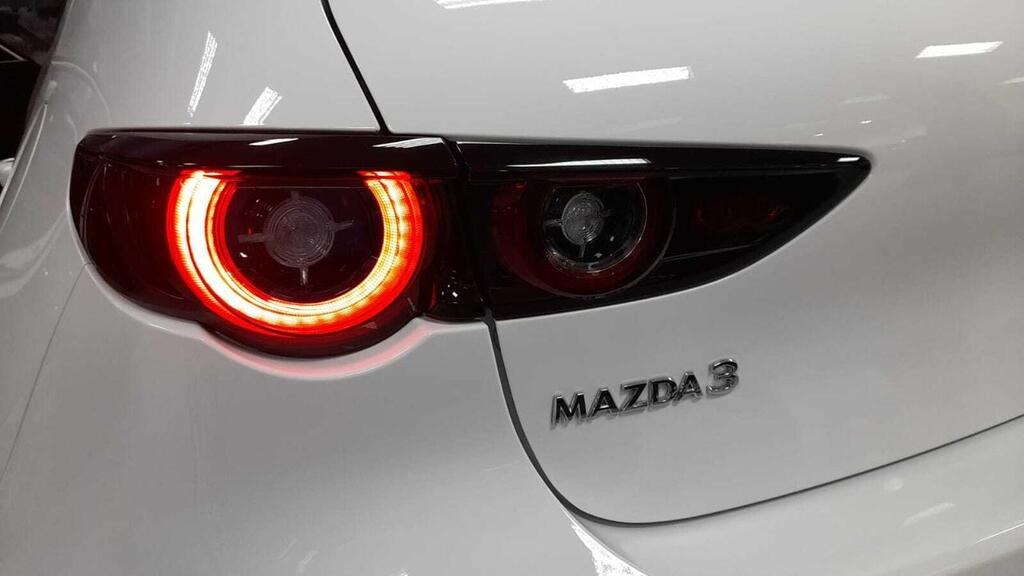 Mazda 3 2.5L e-SKYACTIV G MHEV 103kW Prime-line // 25.725 km