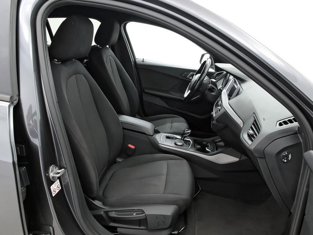 BMW Serie 1 118d Business Auto // 68.006 KM