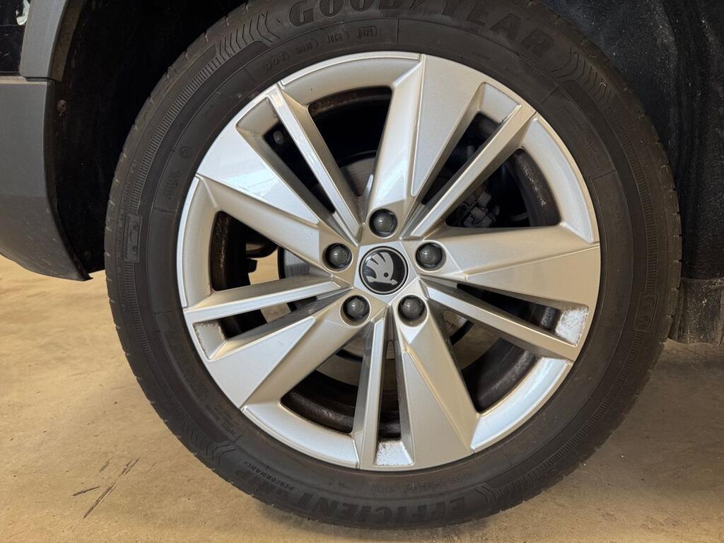 Skoda Karoq 1.5 TSI 110kW (150CV) DSG ACT Selection // 9.857 km