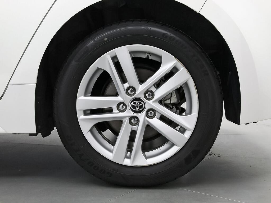 Toyota Corolla 1.8 125H BUSINESS E-CVT // 69.263 km