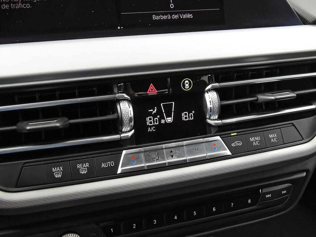 BMW Serie 1 118d Business Auto // 68.006 KM