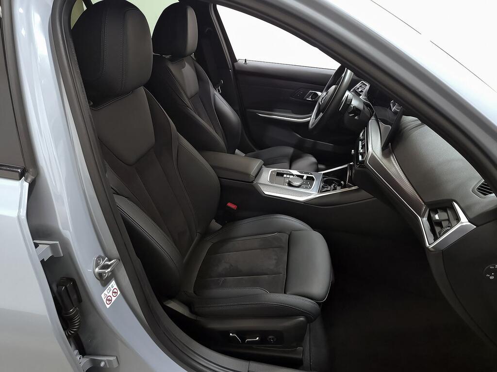BMW Serie 3 318d Auto.Touring // 28.329 km
