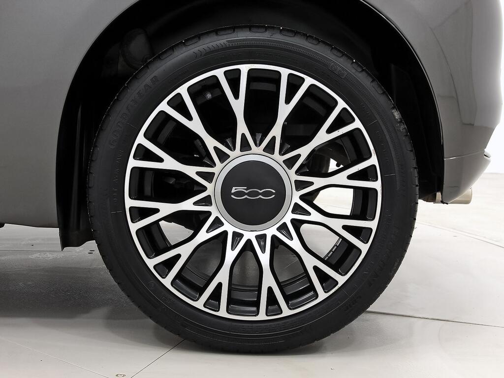 Fiat 500 Monotrim 1.0 Hybrid 51KW (70 CV) // 30.552 km
