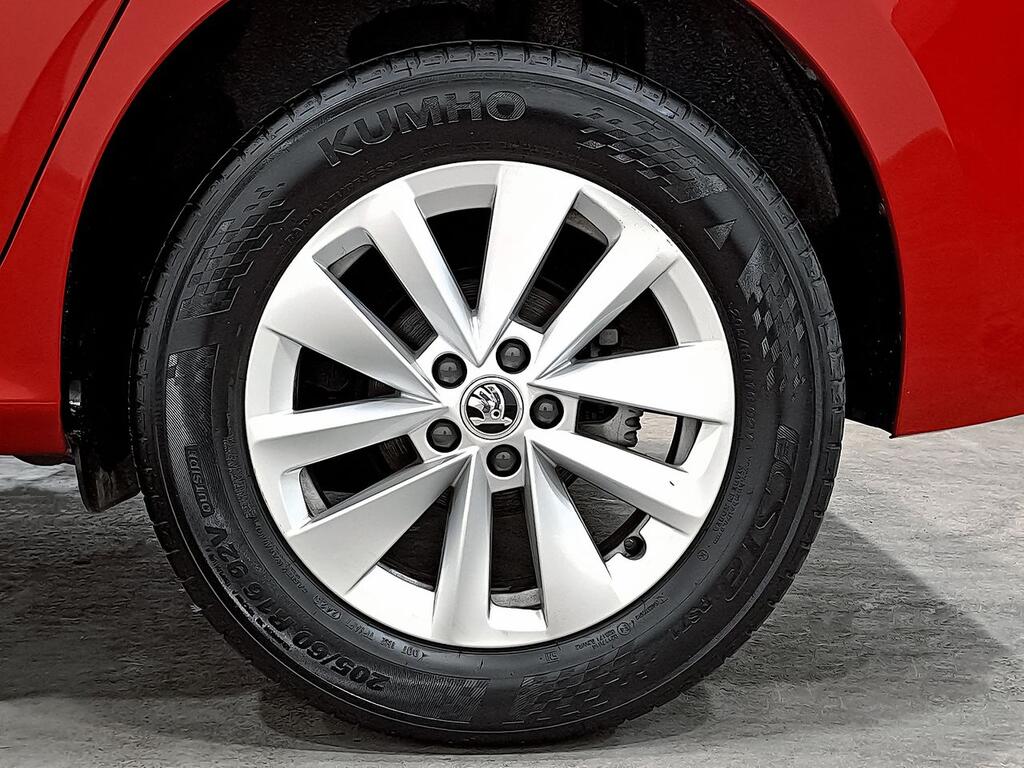 Skoda Kamiq 1.0 TSI 81kW (110CV) AMBITION // 21.500 km