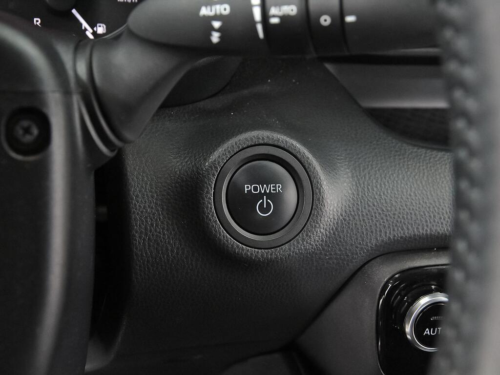 Toyota Yaris 1.5 120H Active Plus // 38.469 km