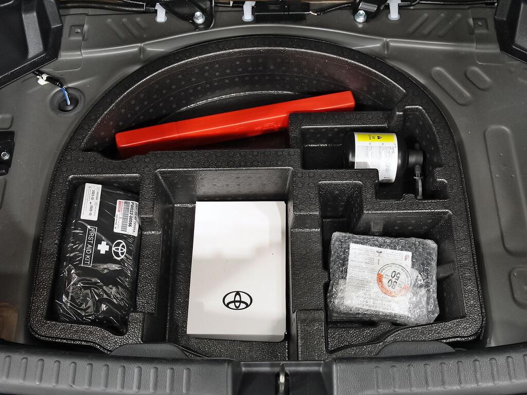 Toyota Yaris 1.5 120H Active Plus // 38.469 km