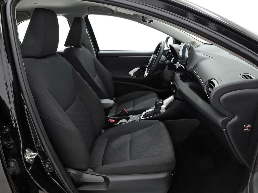 Toyota Yaris 1.5 120H Active Plus // 38.469 km