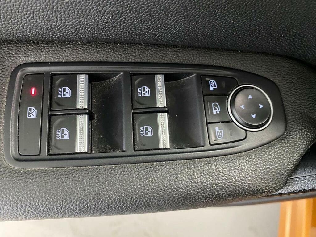 Renault Captur Zen E-TECH Híbrido enchufable 160cv // 43.860 km
