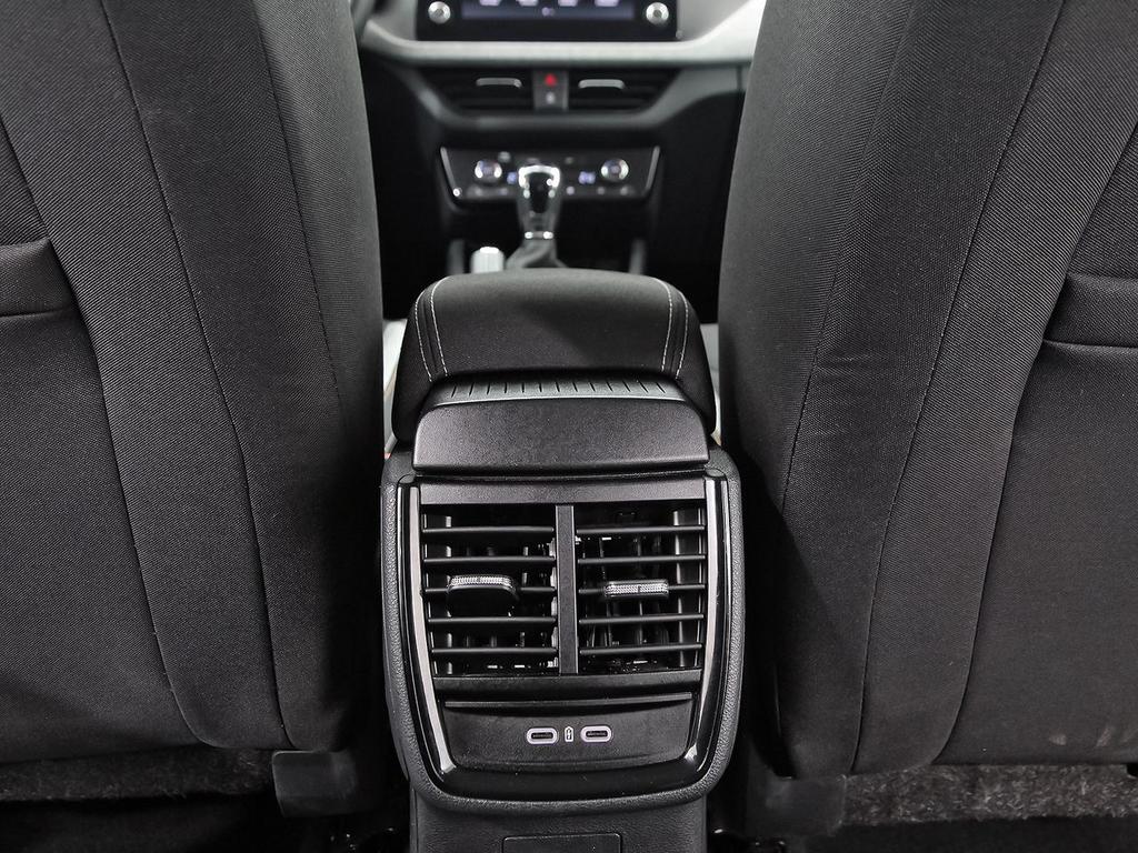 Skoda Kamiq 1.0 TSI 85kW (115CV) DSG SELECTION 115 CV // 22.204 km