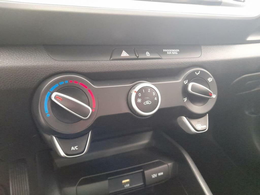 Kia Stonic 1.0 T-GDi 74kW (100CV) MHEV iMT Concept // 30.000 km