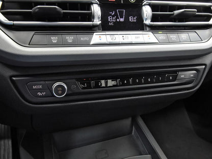 BMW Serie 1 118d Business Auto //  68.006 KM