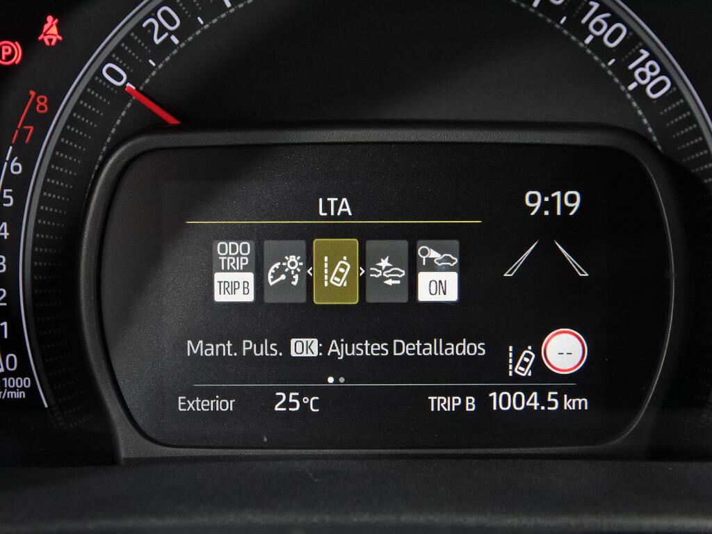 Toyota Aygo X Cross 1.0 VVT-I 72CV Play  //  32.675 km