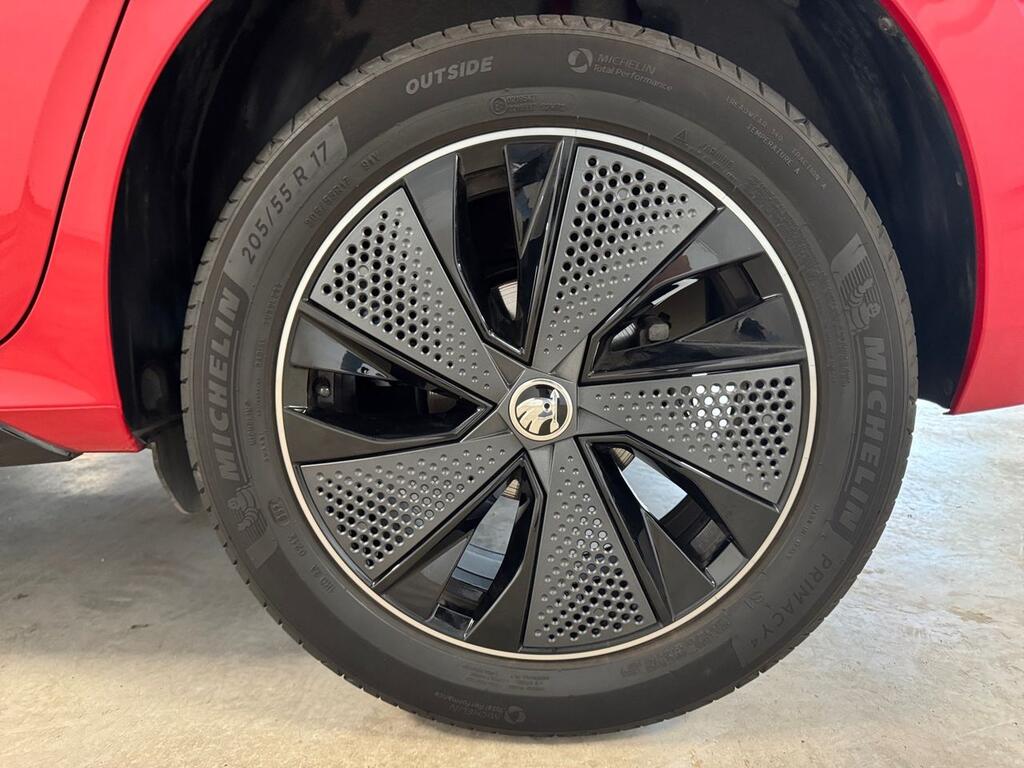 Skoda Kamiq 1.0 TSI 85kW (115CV) DSG MONTE CARLO  //  23.384 km
