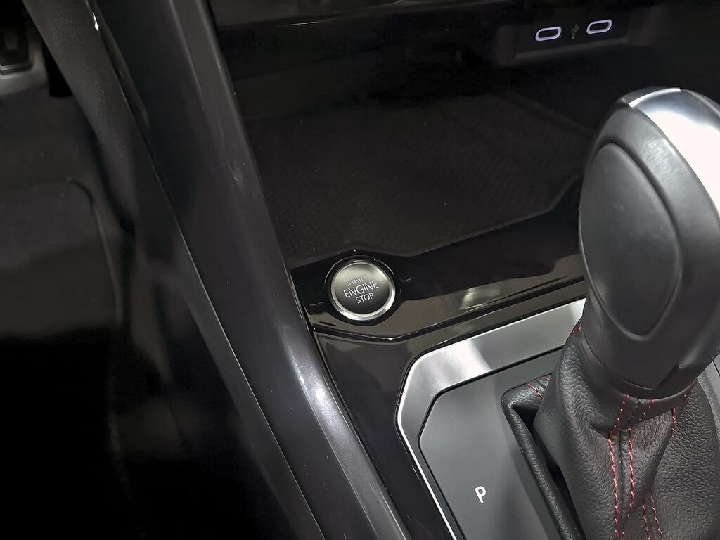 Volkswagen T-Roc Sport 1.5 TSI 110kW (150CV) DSG  //  42.009 km