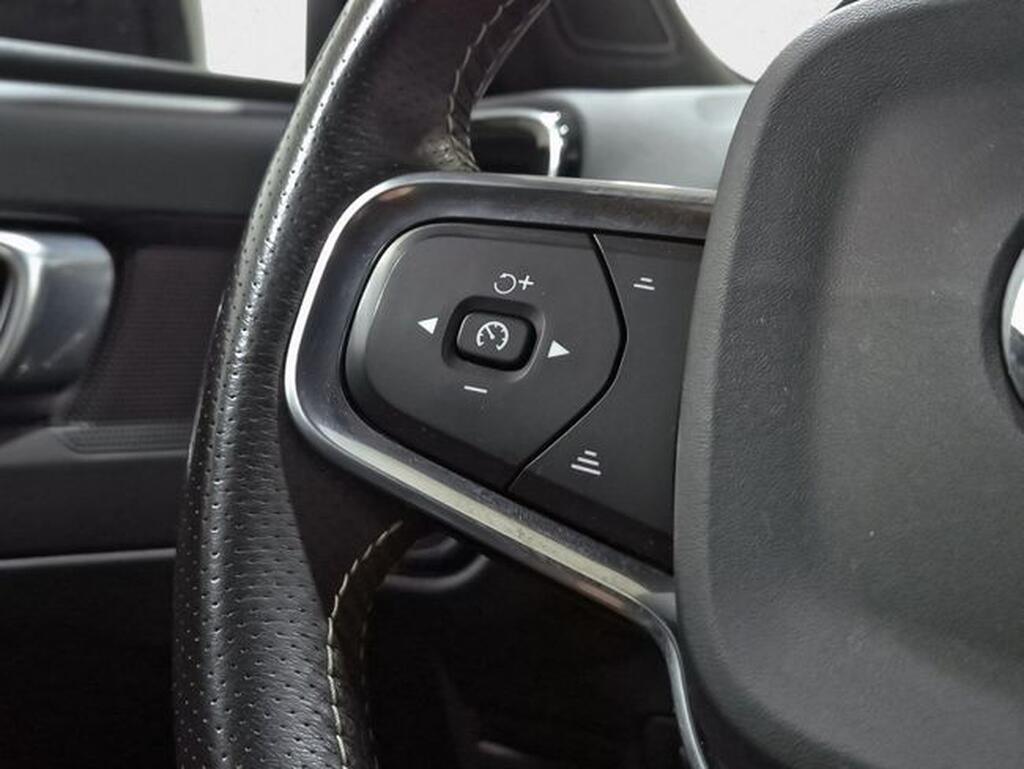 Volvo XC40 1.5 T3 R-Design (156cv) // 63.392km - 2019