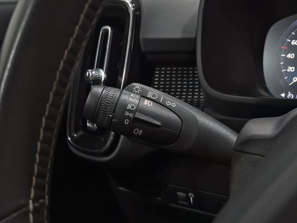 Volvo XC40 1.5 T3 R-Design (156cv) // 63.392km - 2019