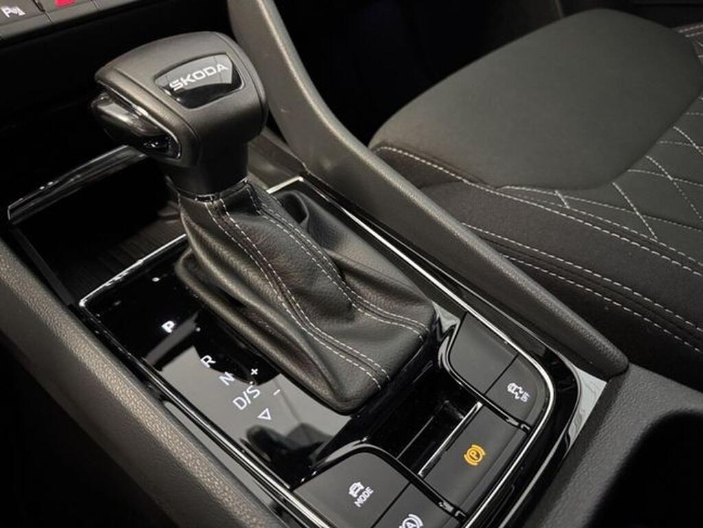 Skoda Karoq 1.5 TSI DSG Sportline (150cv) // 32.221km - 2025