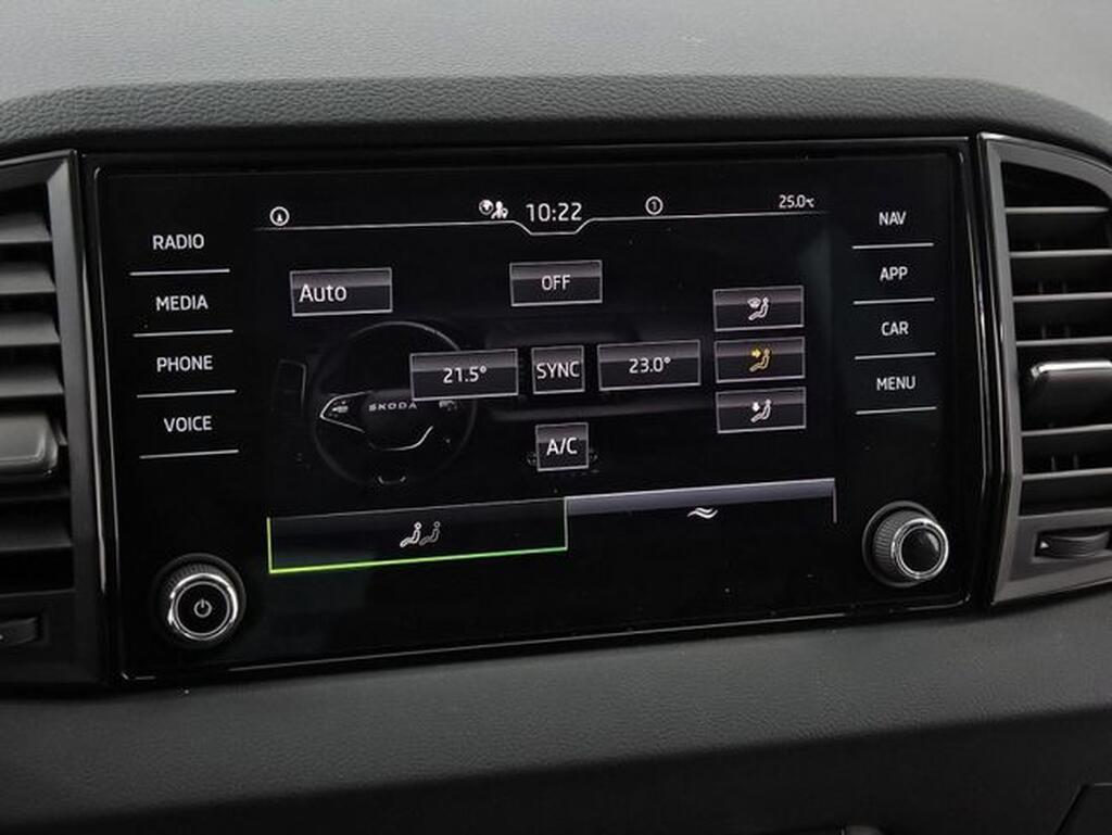 Skoda Karoq 1.5 TSI DSG Selection (150cv) // 28.000km - 2025