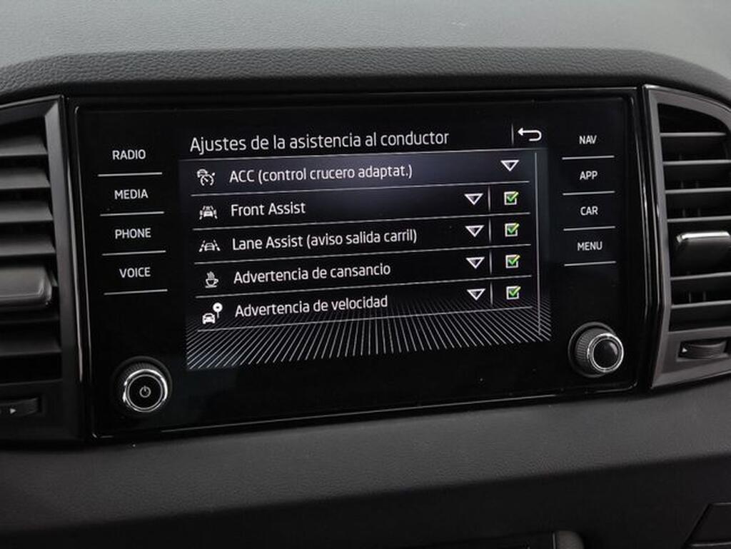 Skoda Karoq 1.5 TSI DSG Selection (150cv) // 28.000km - 2025