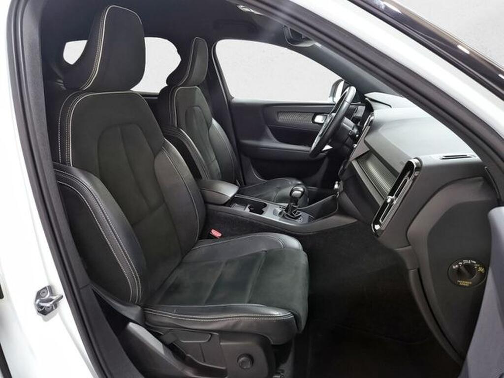Volvo XC40 1.5 T3 R-Design (156cv) // 63.392km - 2019