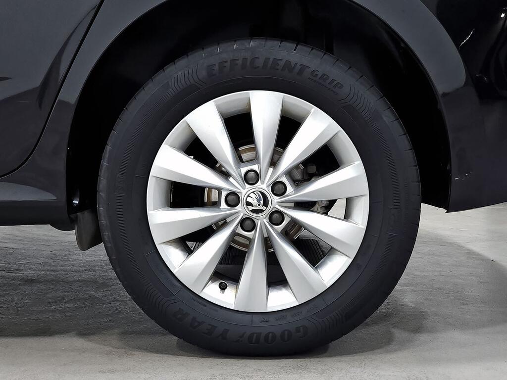 Skoda Kamiq 1.0 TSI 81kW (110CV) Ambition  //  73.799 km