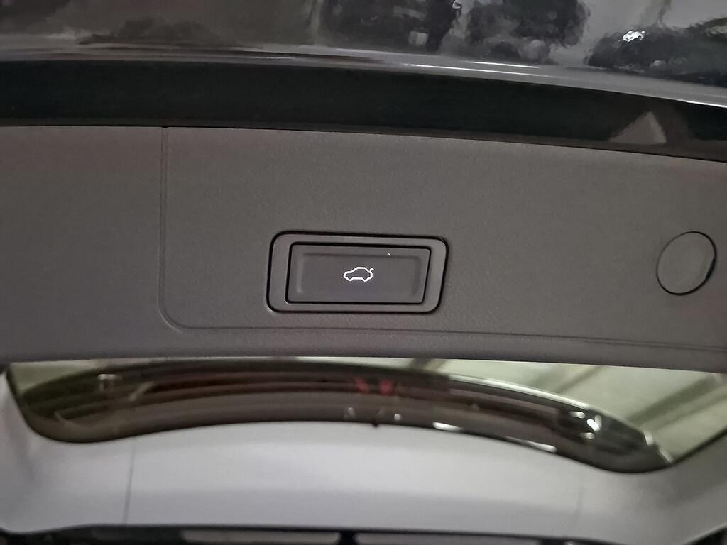 Ebro S800 1.5 TGDI PHEV Luxury E-CVT  //  7.800 km