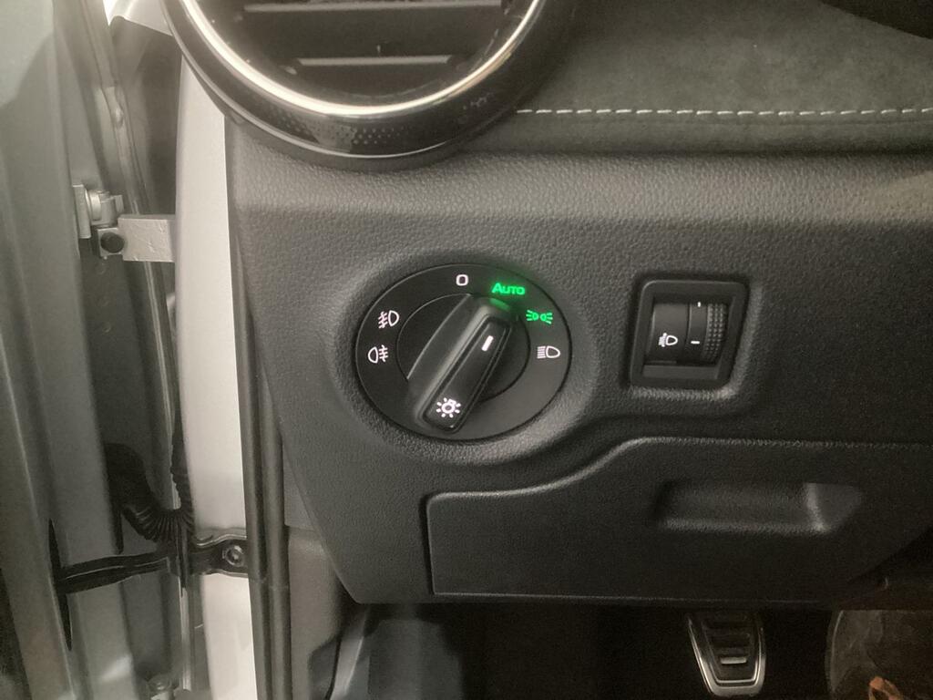 Skoda Fabia 1.0 TSI 70KW (95cv)Plus 95 CV  //  1 km