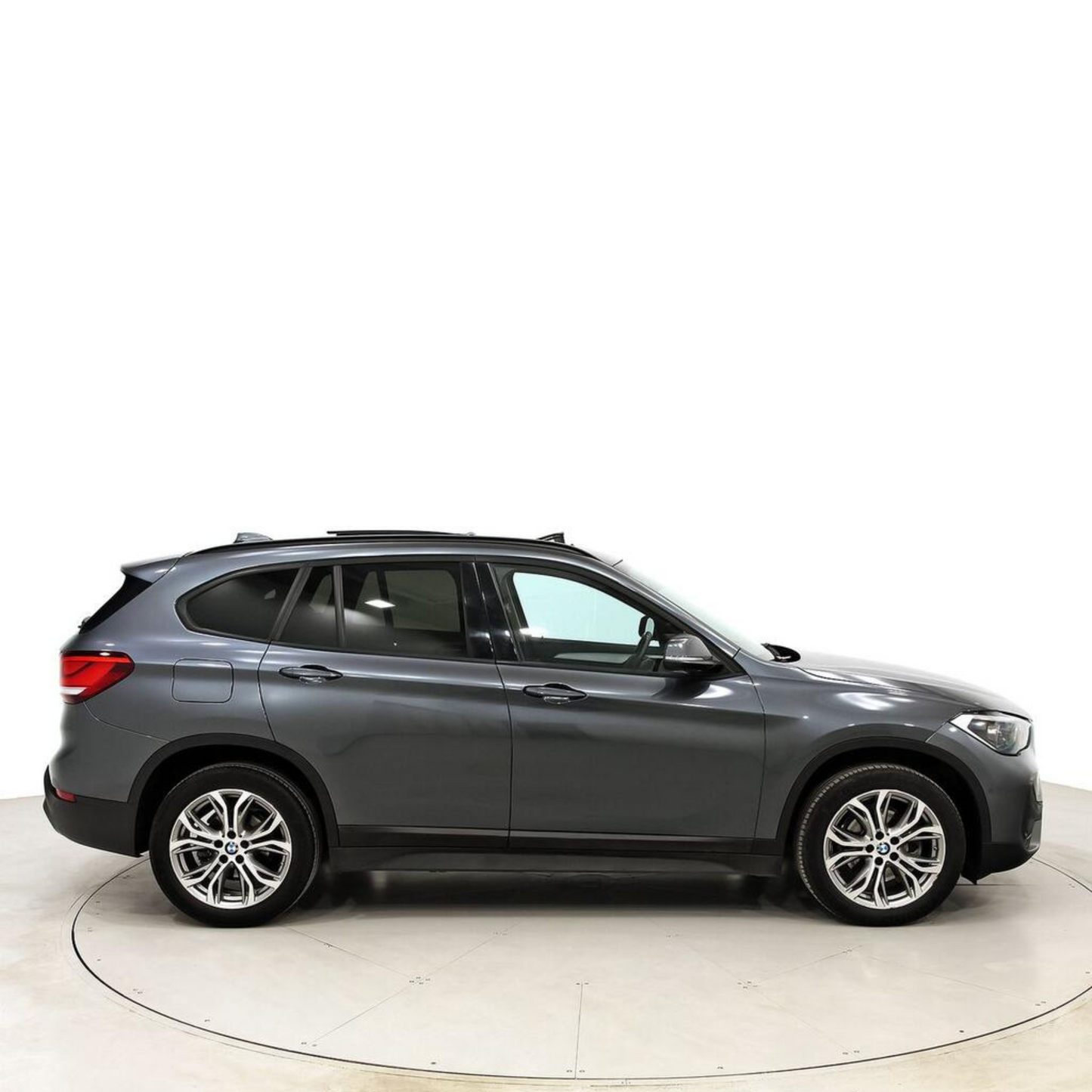BMW X1 sDrive18i  //  71.441 km