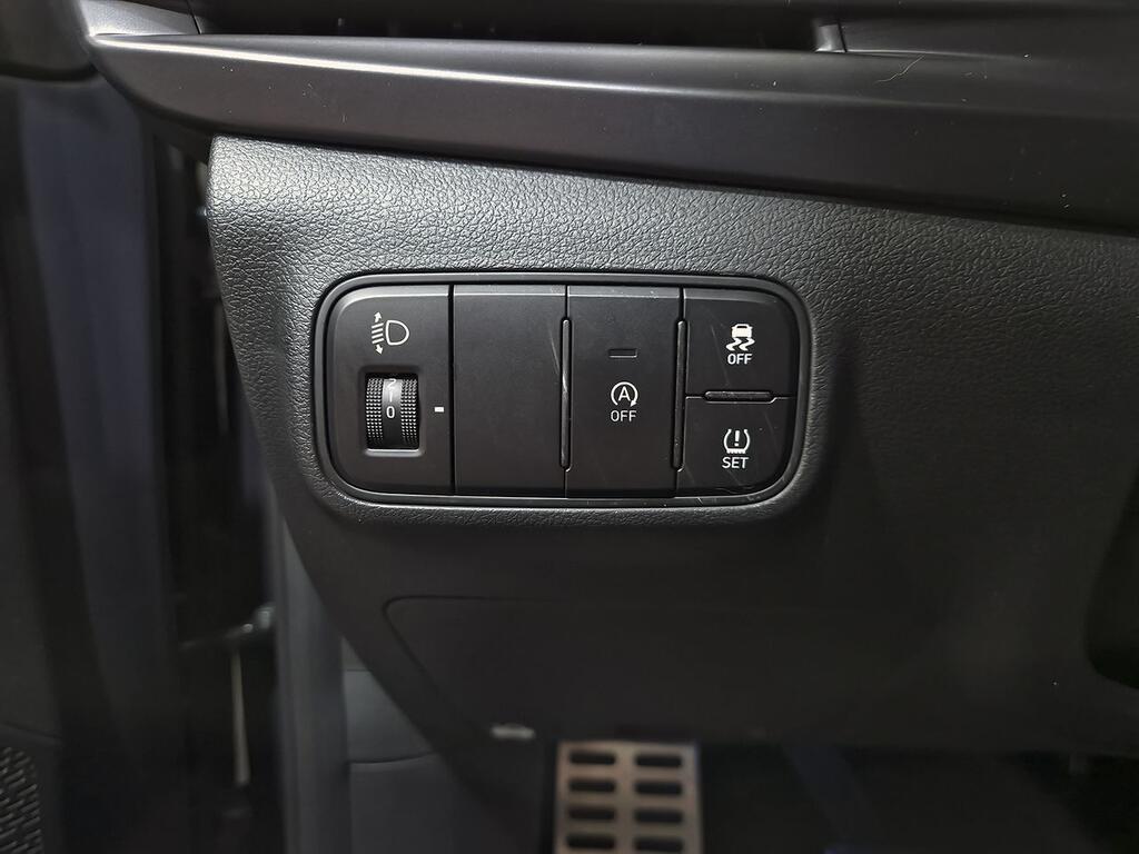 Hyundai Bayon 1.0 TGDI 74kW (100CV) 48V Maxx  //  25.110 km