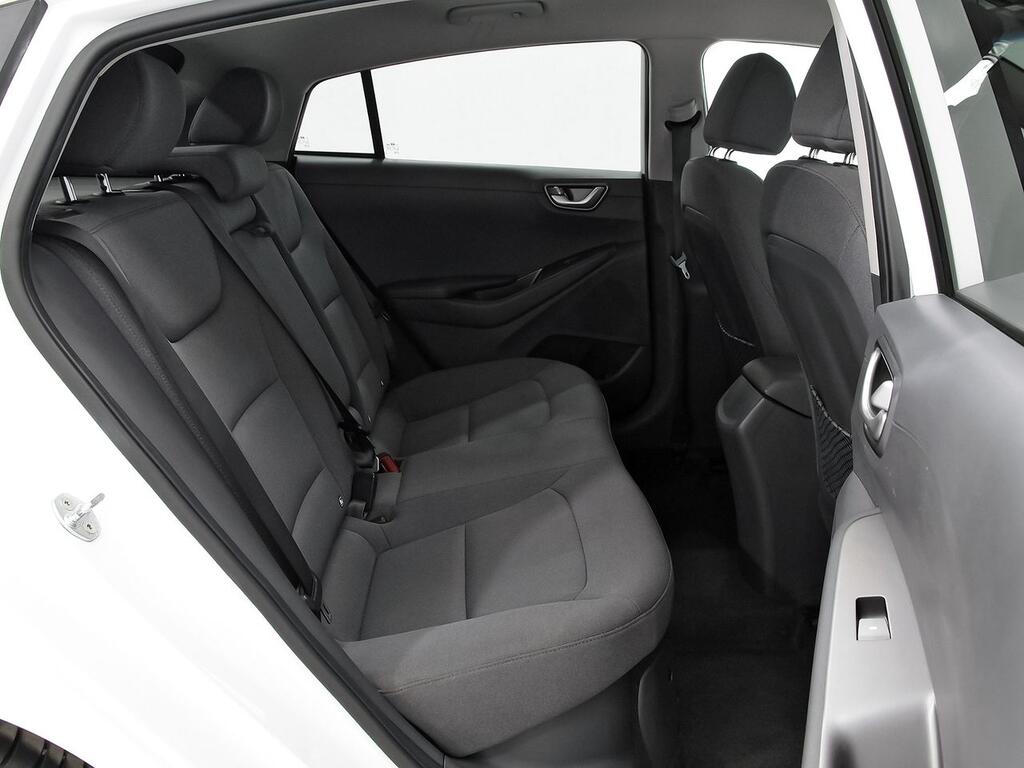 Hyundai IONIQ 1.6 GDI HEV Tecno DCT  //  78.240 km