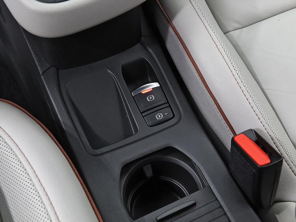 Renault Clio Initiale Paris E-Tech Híbrido 103 kW  //  16.216 km