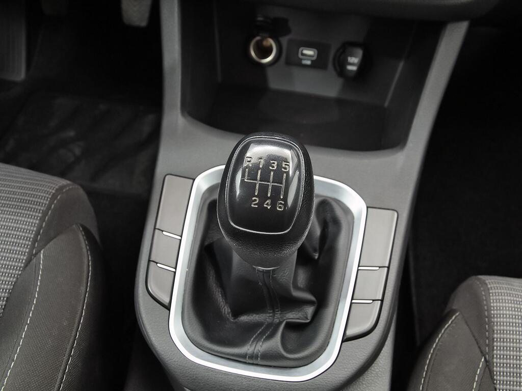 Hyundai i30 1.5 DPI Essence  // 48.966 km