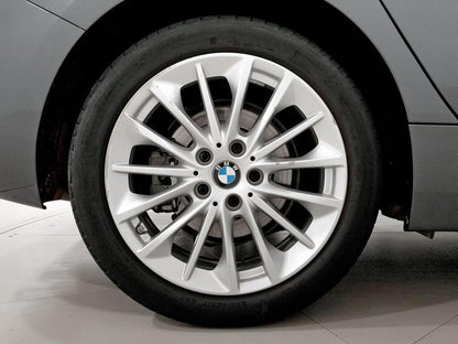 BMW Serie 1 118d Business Auto //  68.006 KM