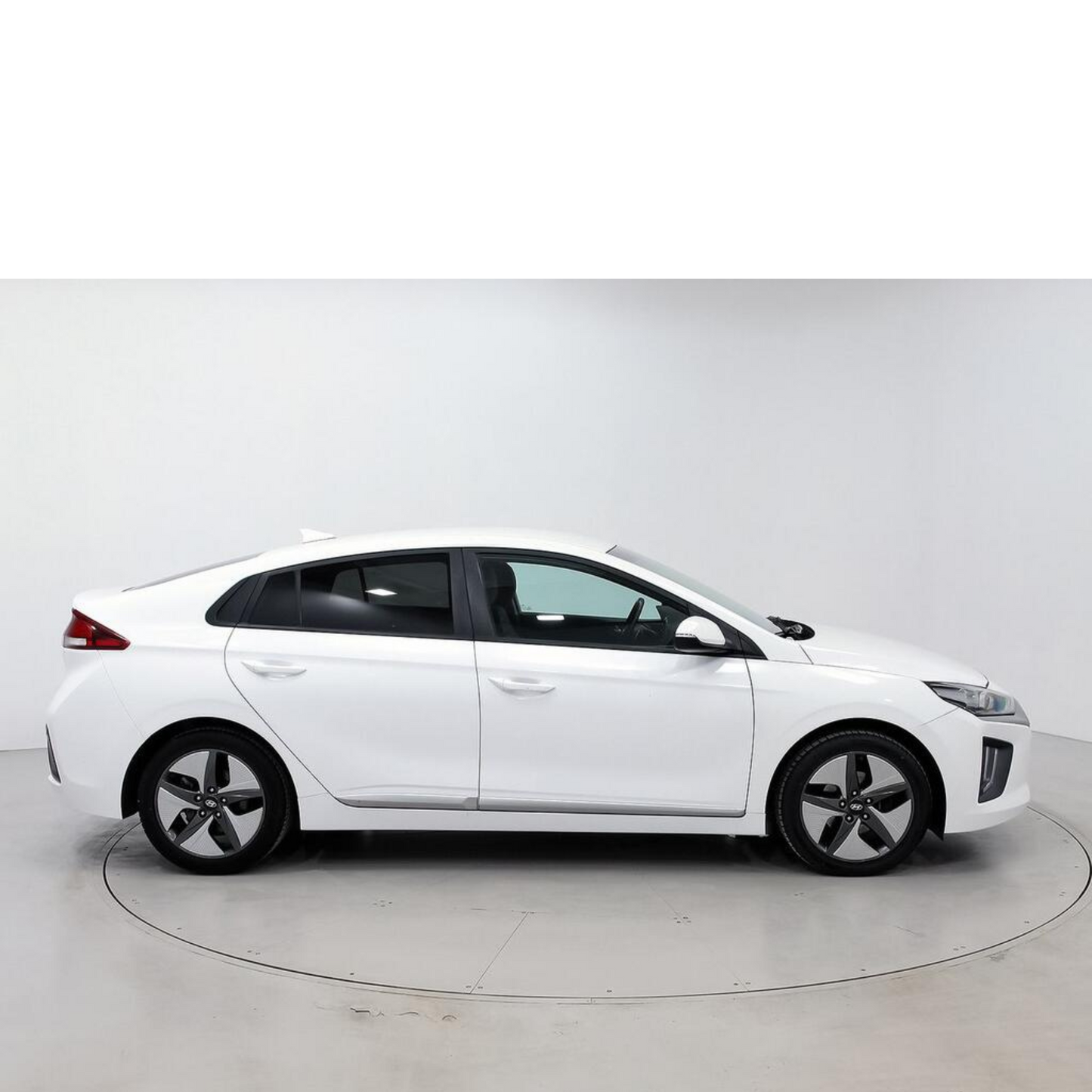 Hyundai IONIQ 1.6 GDI HEV Tecno DCT  //  78.240 km