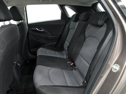 Hyundai i30 1.5 DPI Essence  // 48.966 km