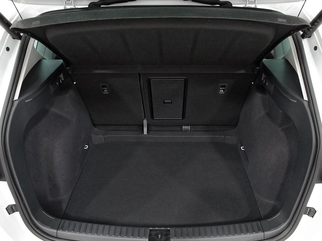 SEAT Ateca 1.5 TSI 110kW DSG FR Special Edition   //  15.909 km