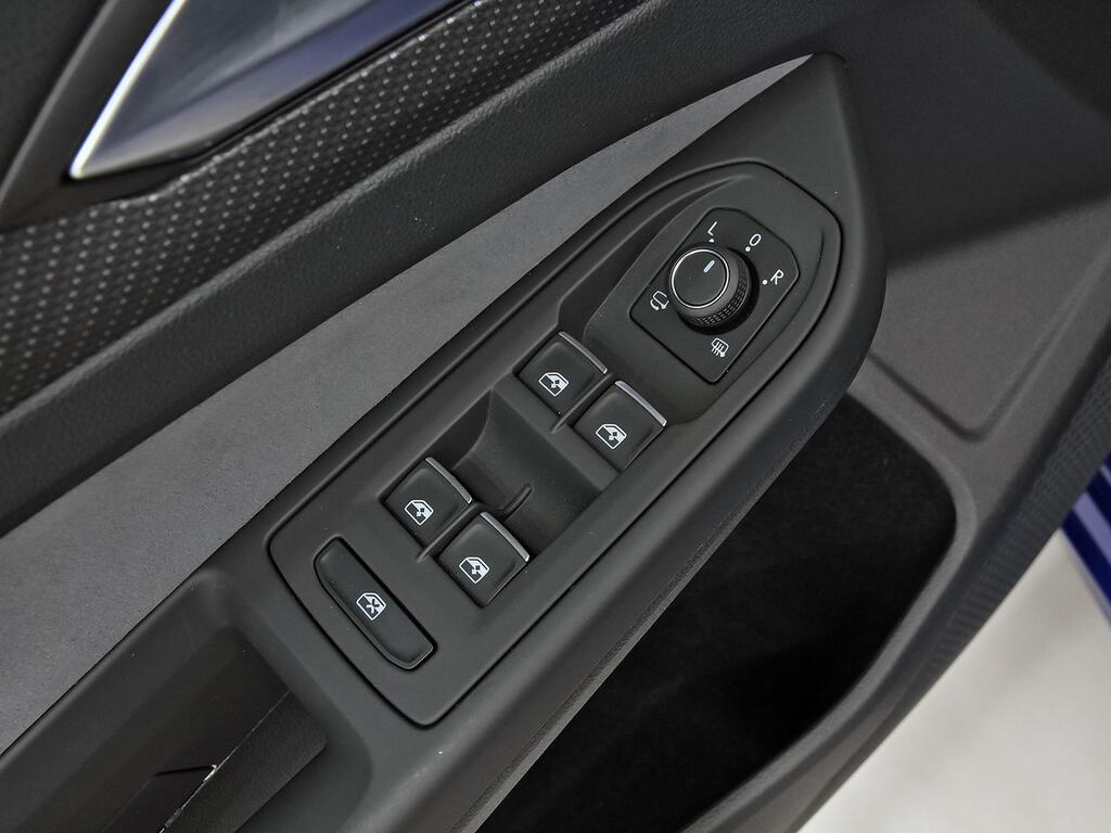 Volkswagen Golf R 2.0 TSI 235kW (320CV) 4Motion DSG  //  11.977 km