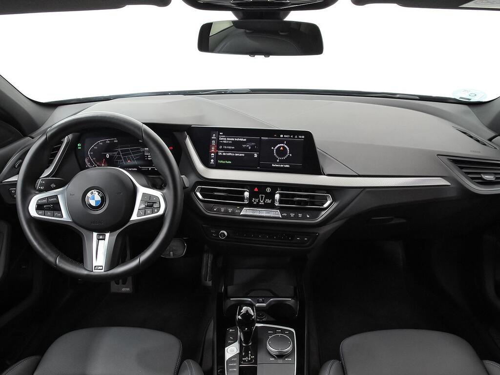BMW Serie 1 118i Corporate Auto 140 cv  //  30.667 km