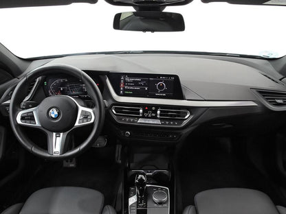 BMW Serie 1 118i Corporate Auto 140 cv  //  30.667 km