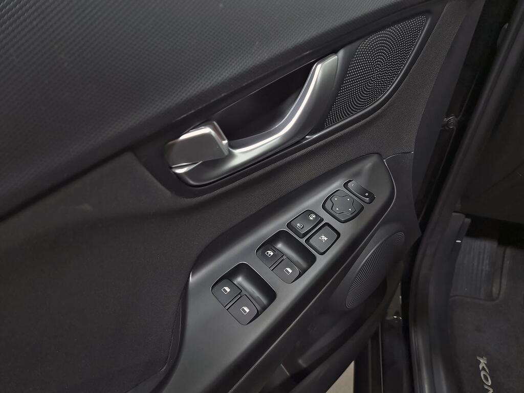 Hyundai Kona 1.6 GDI HEV Maxx DCT 141 CV  //  77.555 km