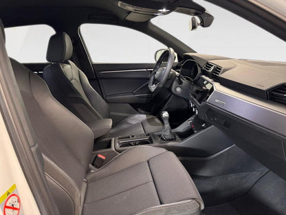 Audi Q3 Black line 35 TDI 110kW (150CV)  //  31.957 km
